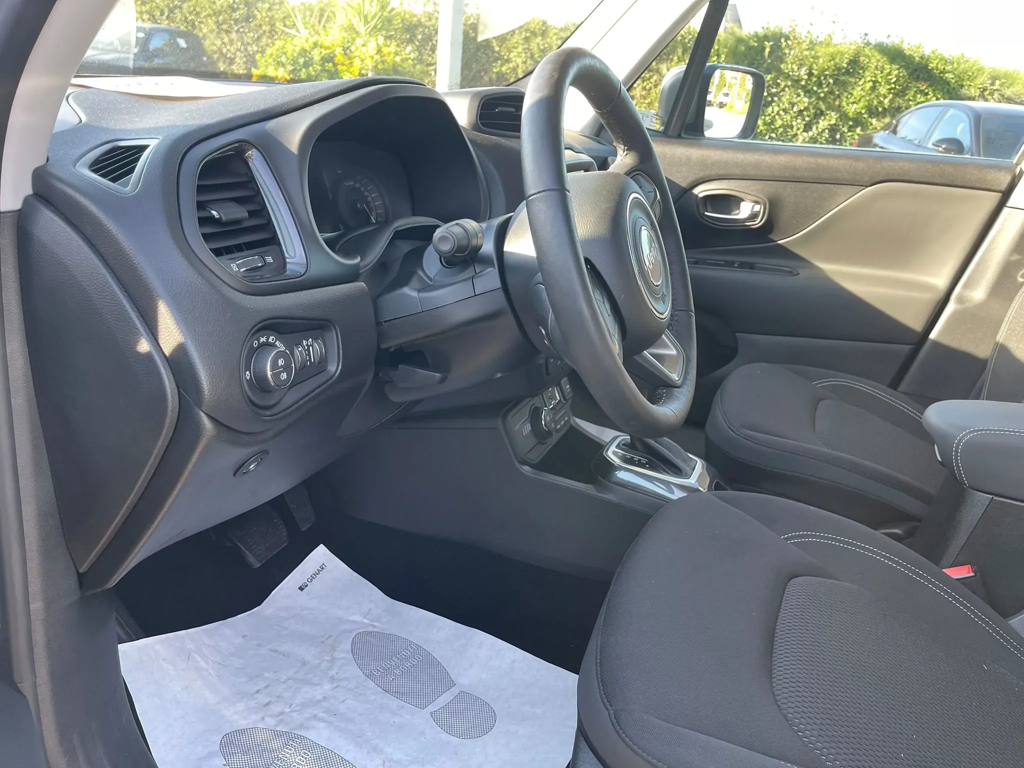 Jeep Renegade foto 7