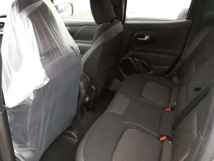 Jeep Renegade foto 10