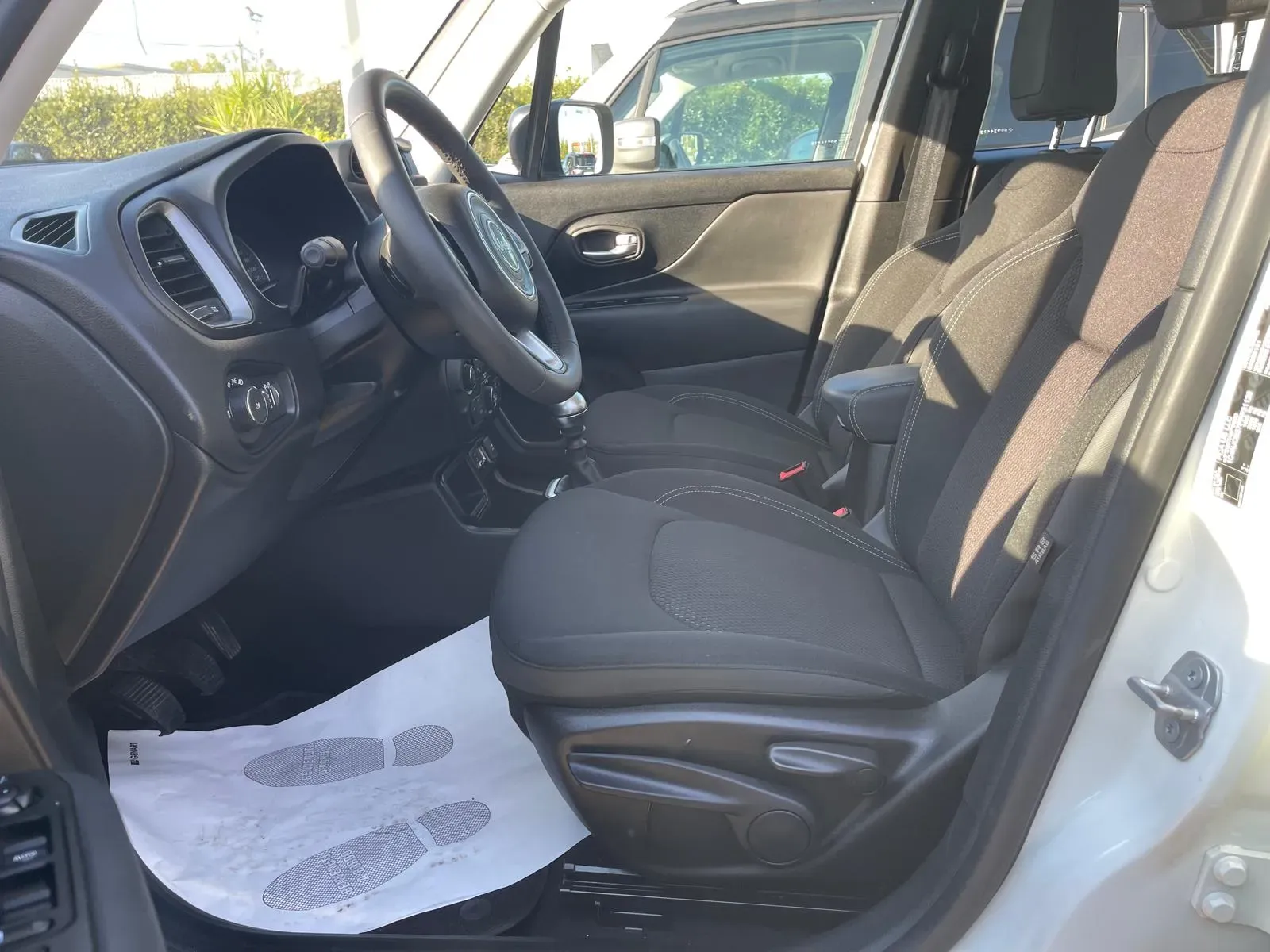 Jeep Renegade foto 9