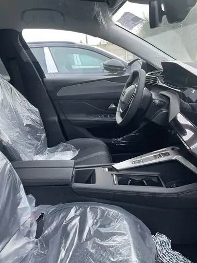 Peugeot e-308 foto 3