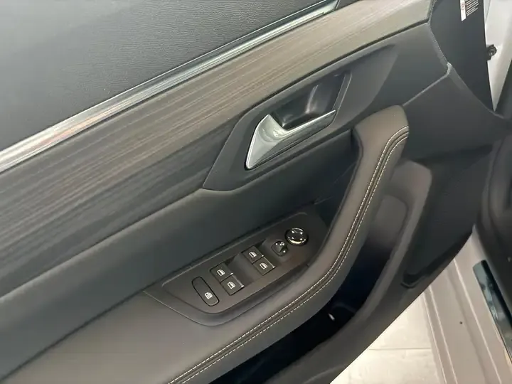 Peugeot 508 SW foto 3