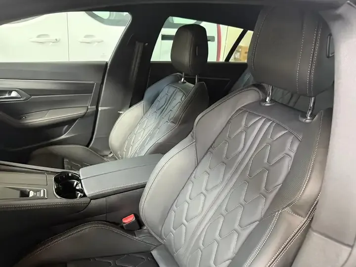 Peugeot 508 SW foto 5