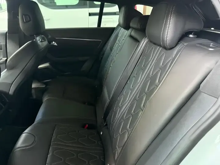 Peugeot 508 SW foto 8