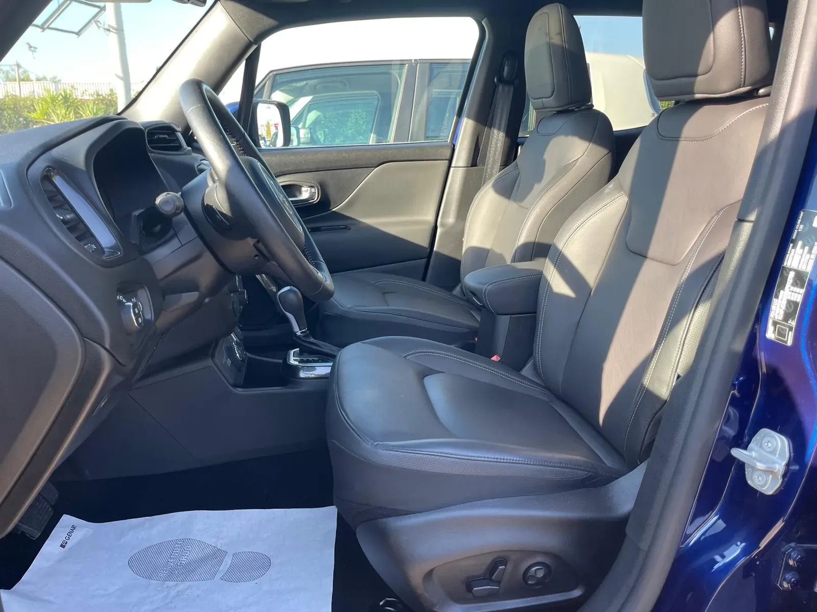 Jeep Renegade foto 10