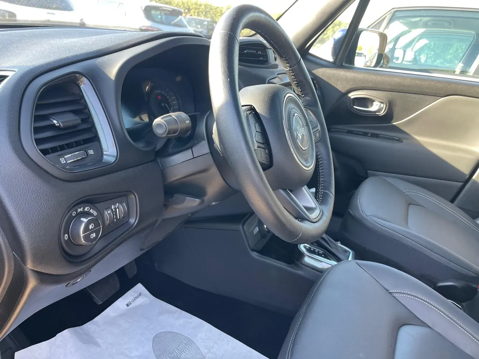 Jeep Renegade foto 6