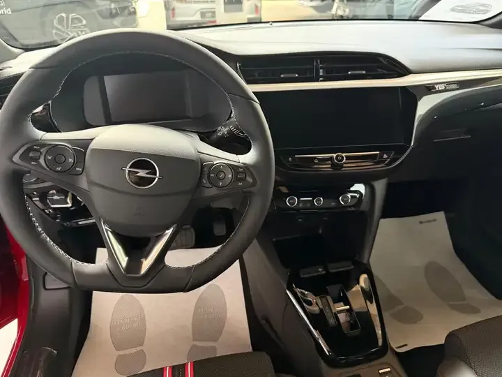 Opel Corsa 5 porte foto 4