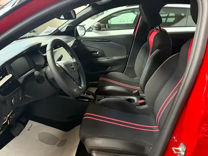 Opel Corsa 5 porte foto 6