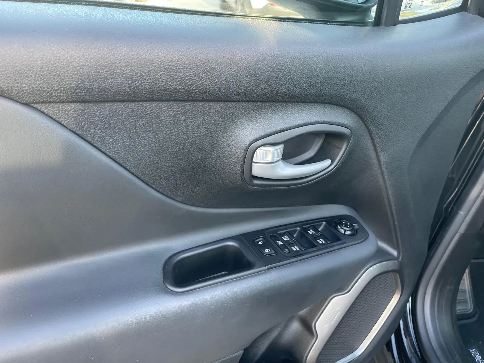 Jeep Renegade foto 10
