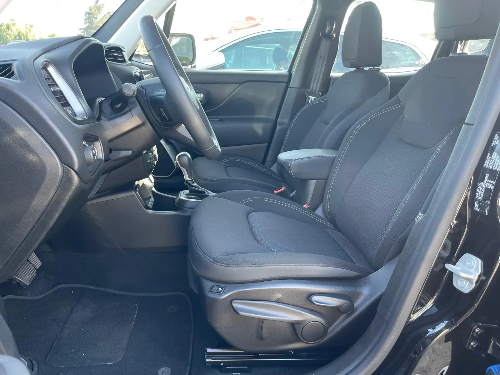 Jeep Renegade foto 9