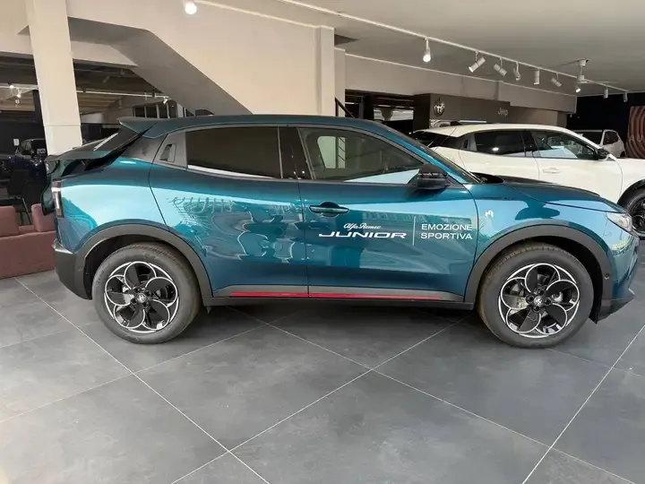 Alfa Romeo Junior foto 3
