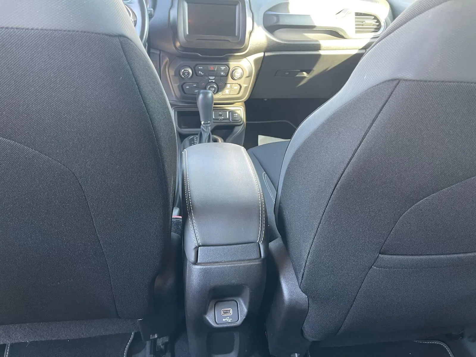 Jeep Renegade foto 10