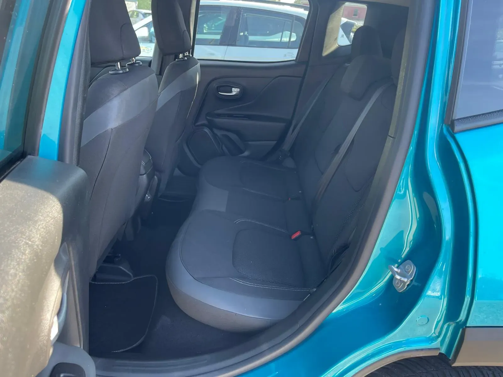 Jeep Renegade foto 11
