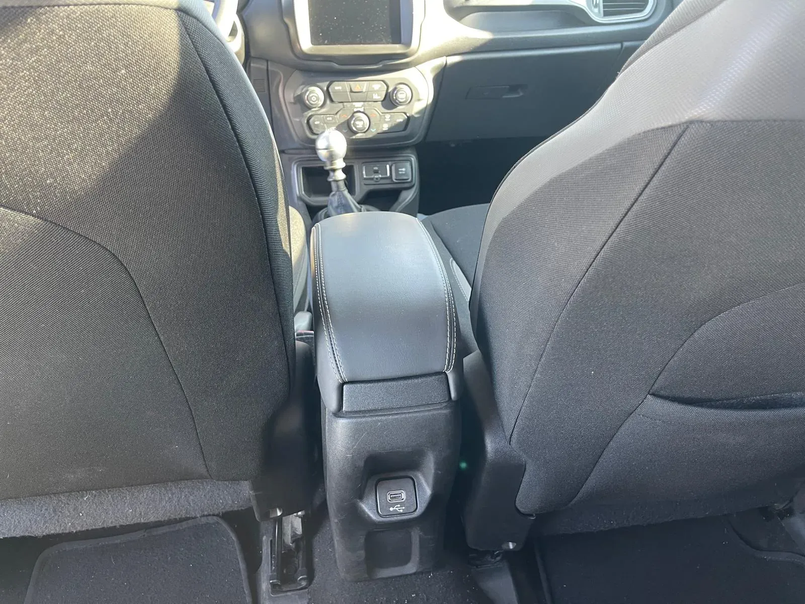 Jeep Renegade foto 11