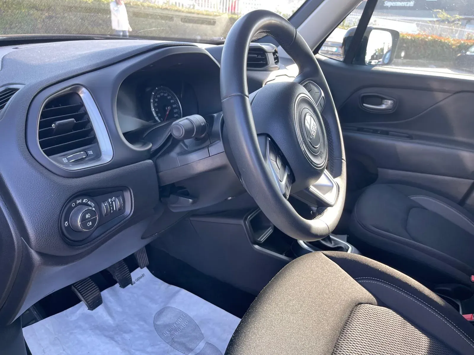 Jeep Renegade foto 6