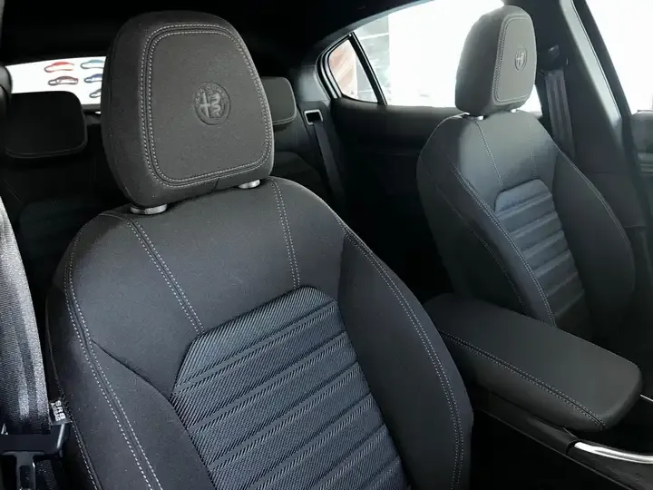 Alfa Romeo Stelvio foto 9