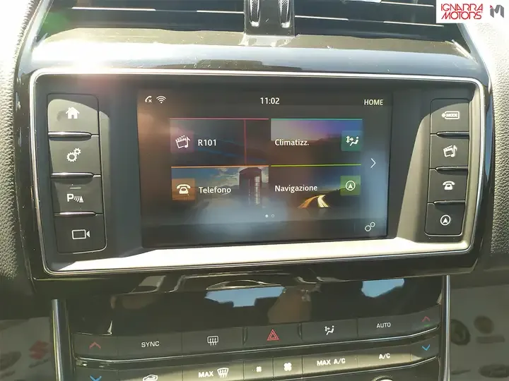 Jaguar XE foto 11