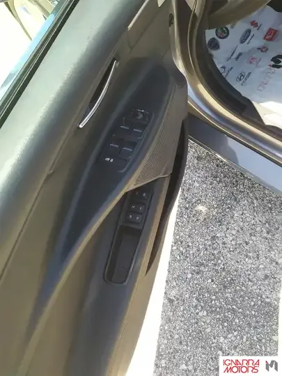 Jaguar XE foto 14