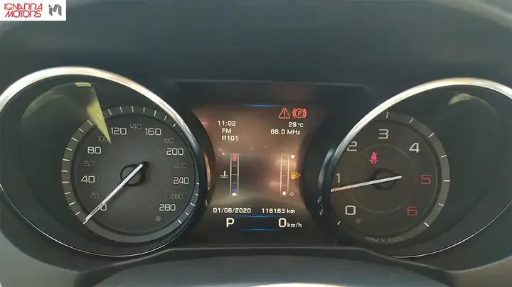 Jaguar XE foto 9