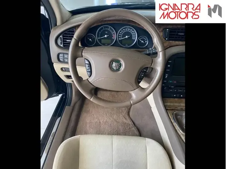 Jaguar XE foto 7