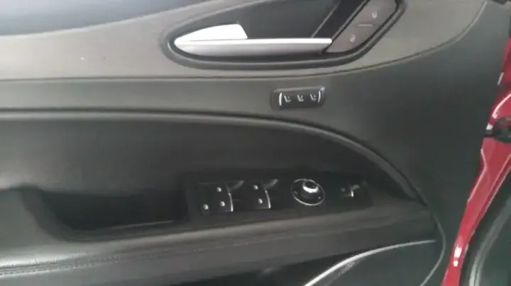 Alfa Romeo Stelvio foto 13