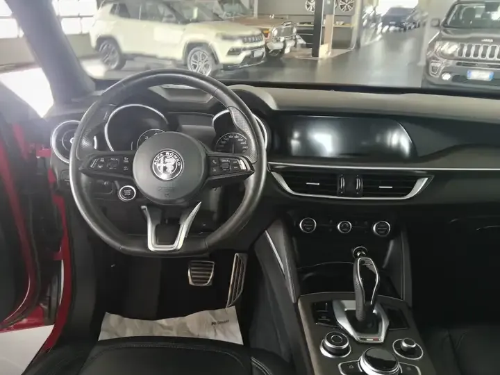 Alfa Romeo Stelvio foto 9