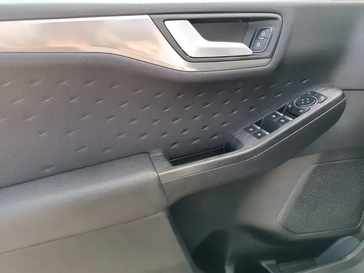 Ford Kuga foto 6