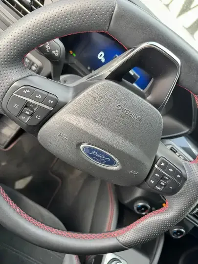 Ford Kuga foto 8