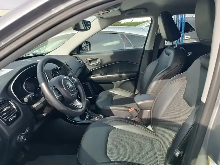 Jeep Compass foto 14