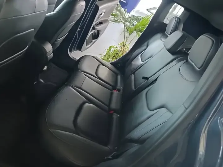 Jeep Renegade foto 11