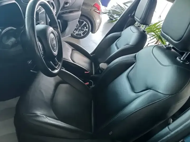 Jeep Renegade foto 7