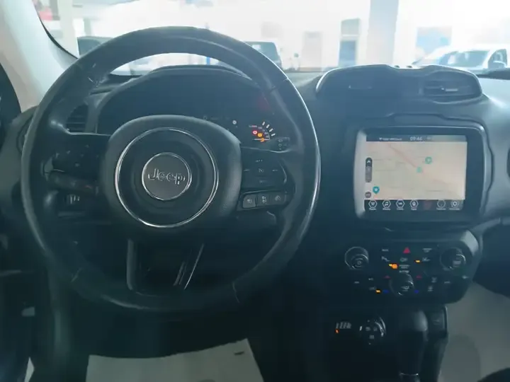 Jeep Renegade foto 8