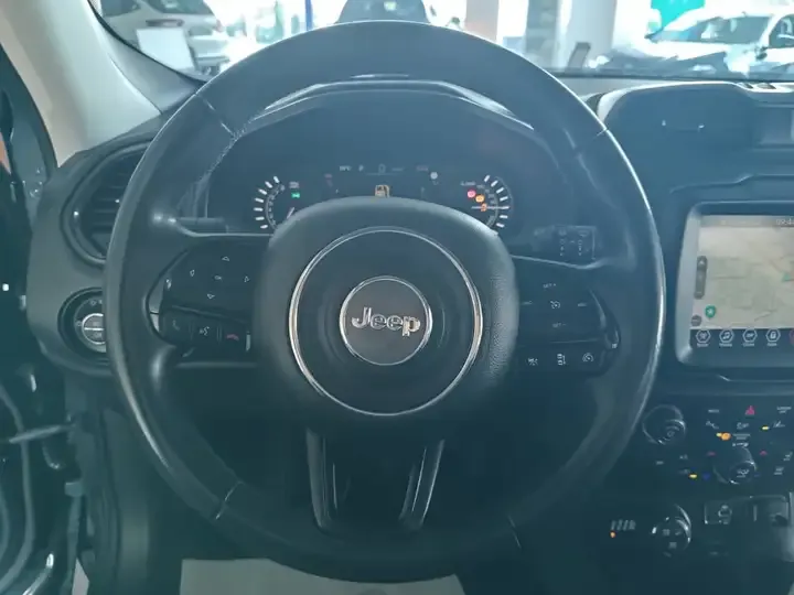 Jeep Renegade foto 9