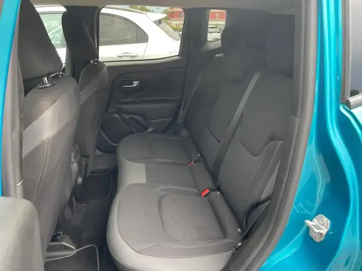 Jeep Renegade foto 11