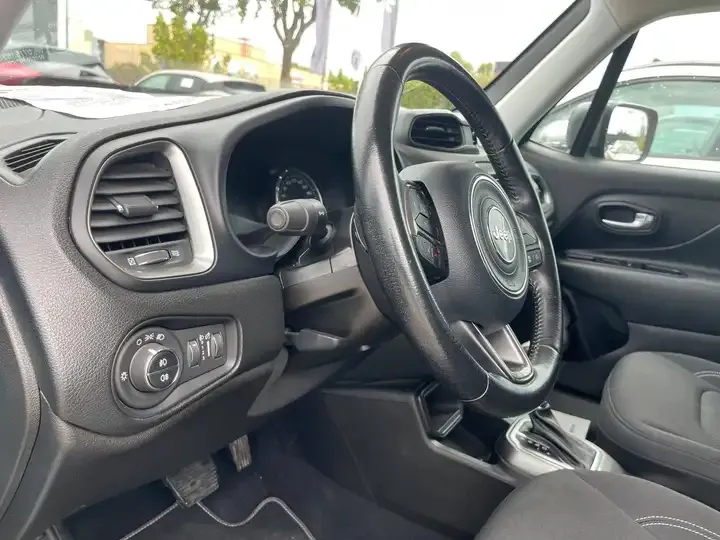 Jeep Renegade foto 5