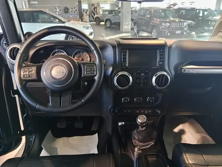 Jeep Wrangler Unlimited foto 6