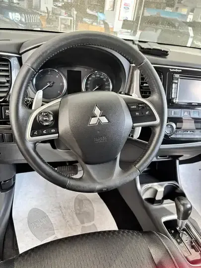 Mitsubishi Outlander foto 10
