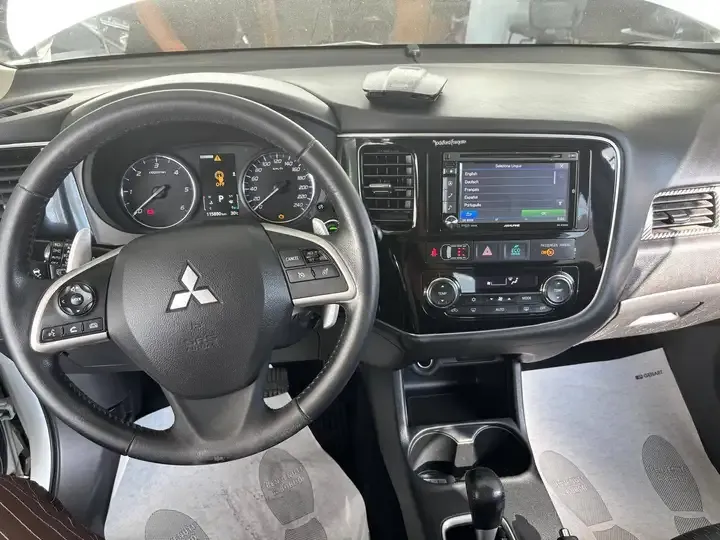 Mitsubishi Outlander foto 6