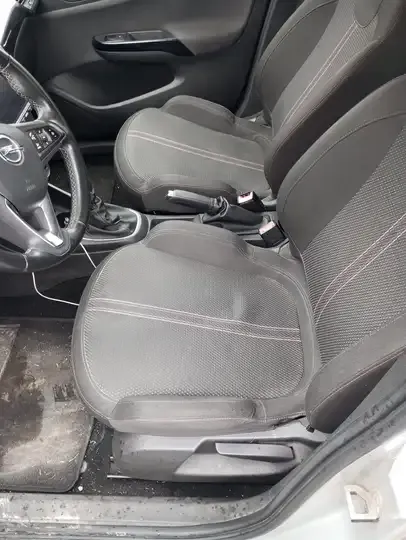 Opel Corsa 5 porte foto 5