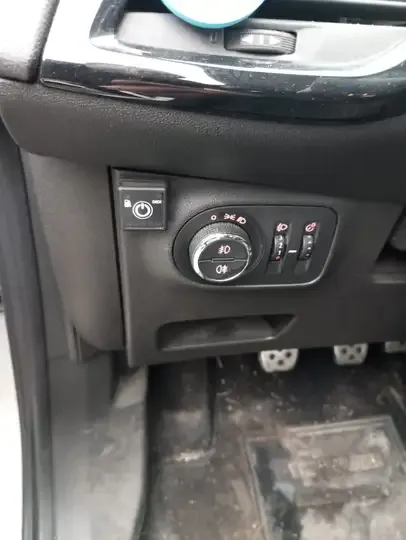 Opel Corsa 5 porte foto 7