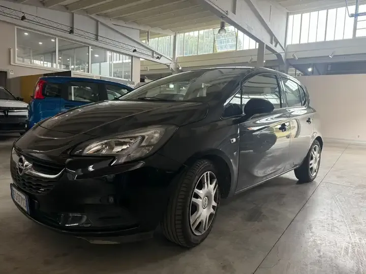 Opel Corsa 5 porte foto 3