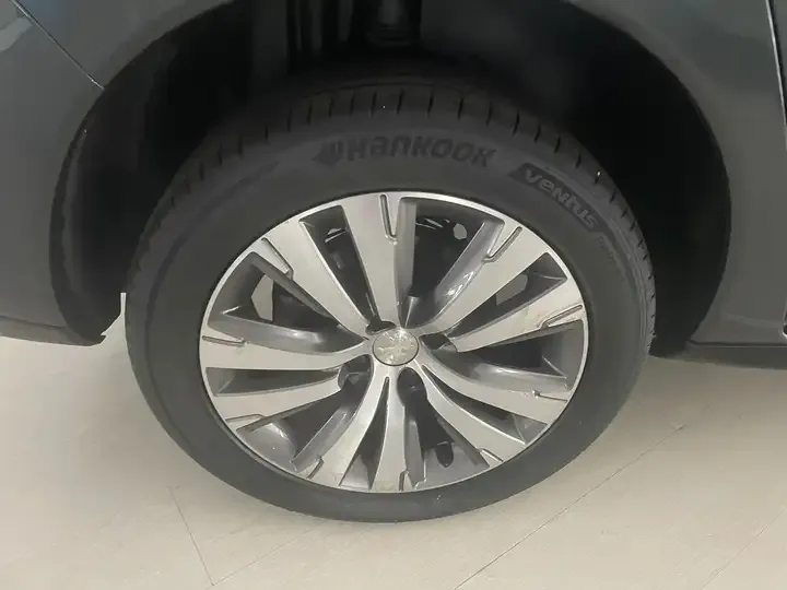 Peugeot 3008 foto 8