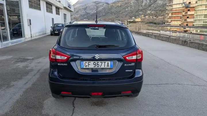 Suzuki S-Cross foto 4