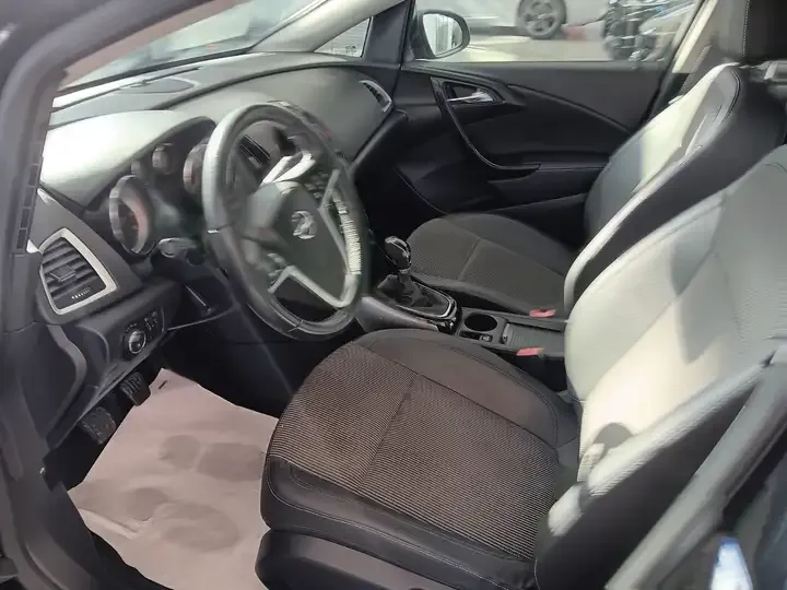 Opel Astra foto 7