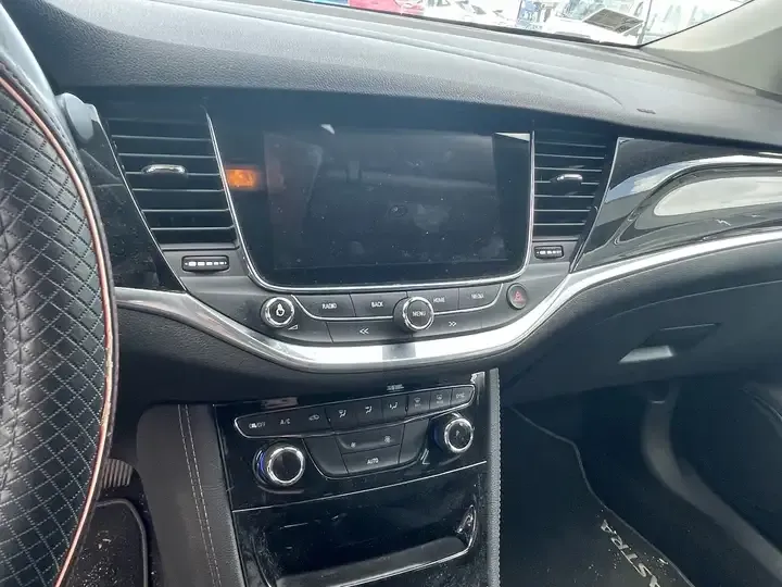 Opel Astra foto 14