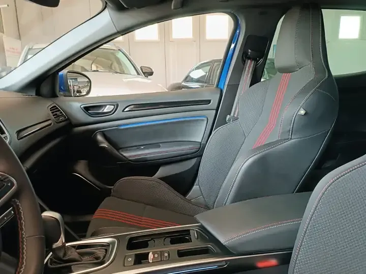 Renault Megane foto 9
