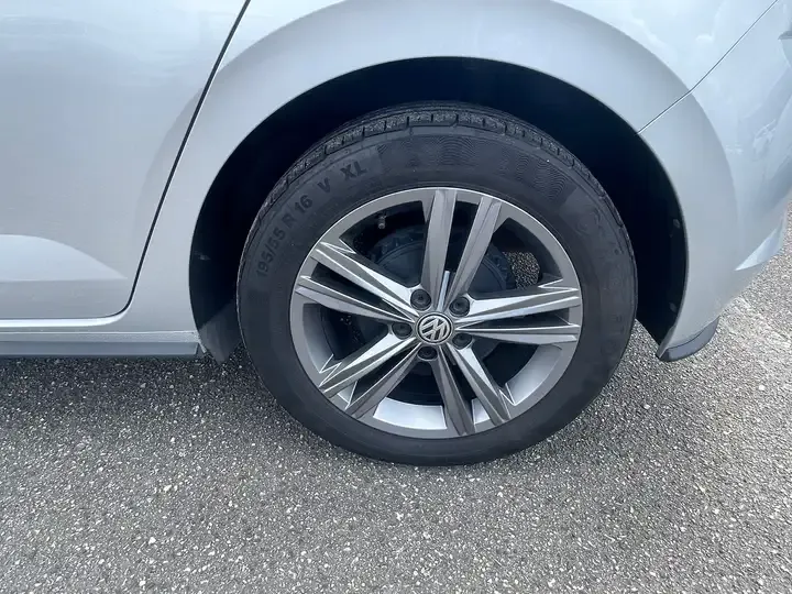 Volkswagen Polo foto 10