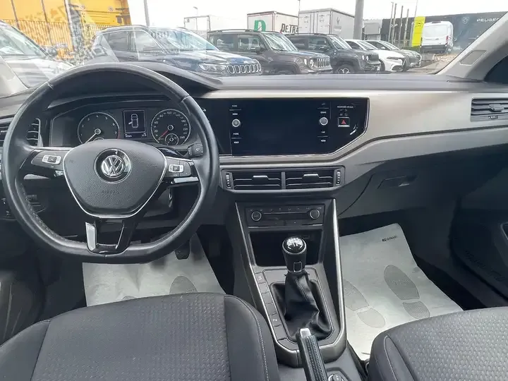 Volkswagen Polo foto 13
