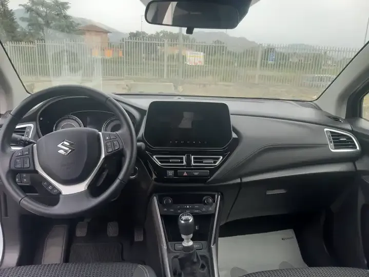 Suzuki S-Cross foto 4