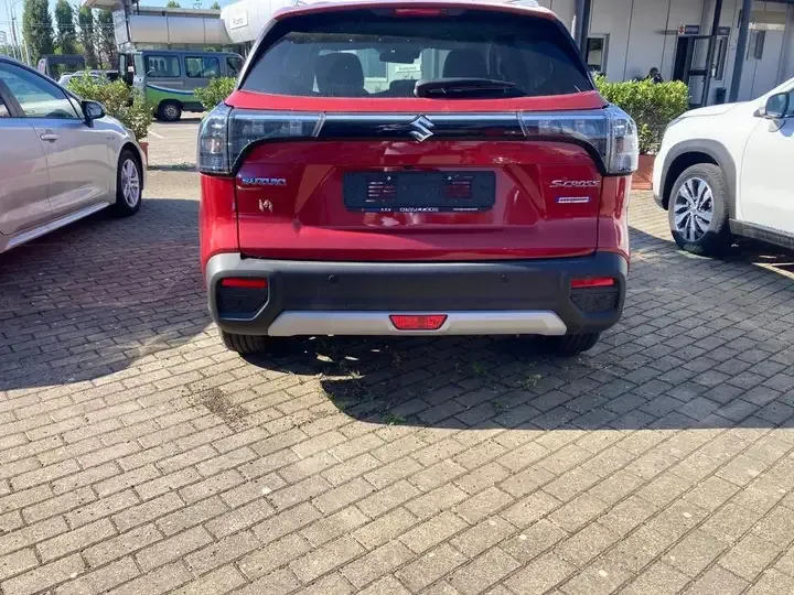 Suzuki S-Cross foto 2