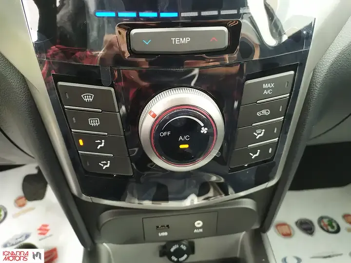 Ssangyong Tivoli foto 13